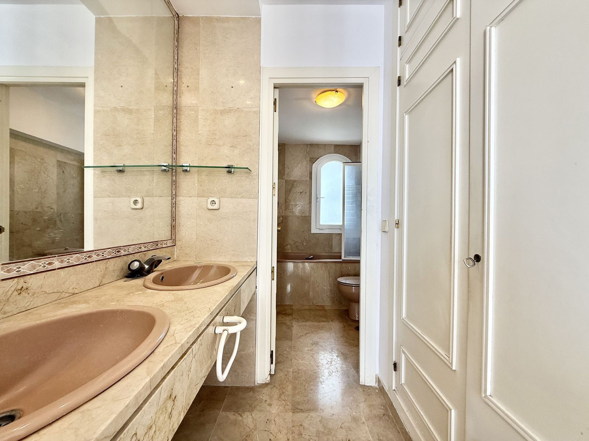 House te koop in Nueva Andalucía | 3 slaapkamers H5074087