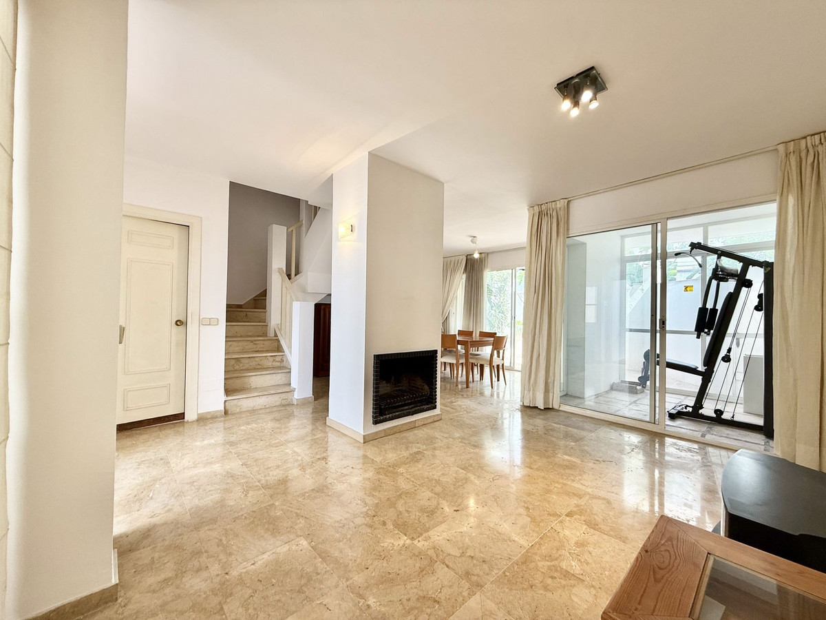 House te koop in Nueva Andalucía | 3 slaapkamers H5074087