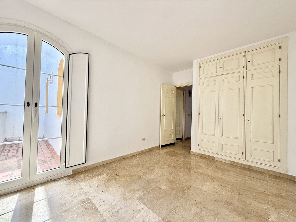 House te koop in Nueva Andalucía | 3 slaapkamers H5074087