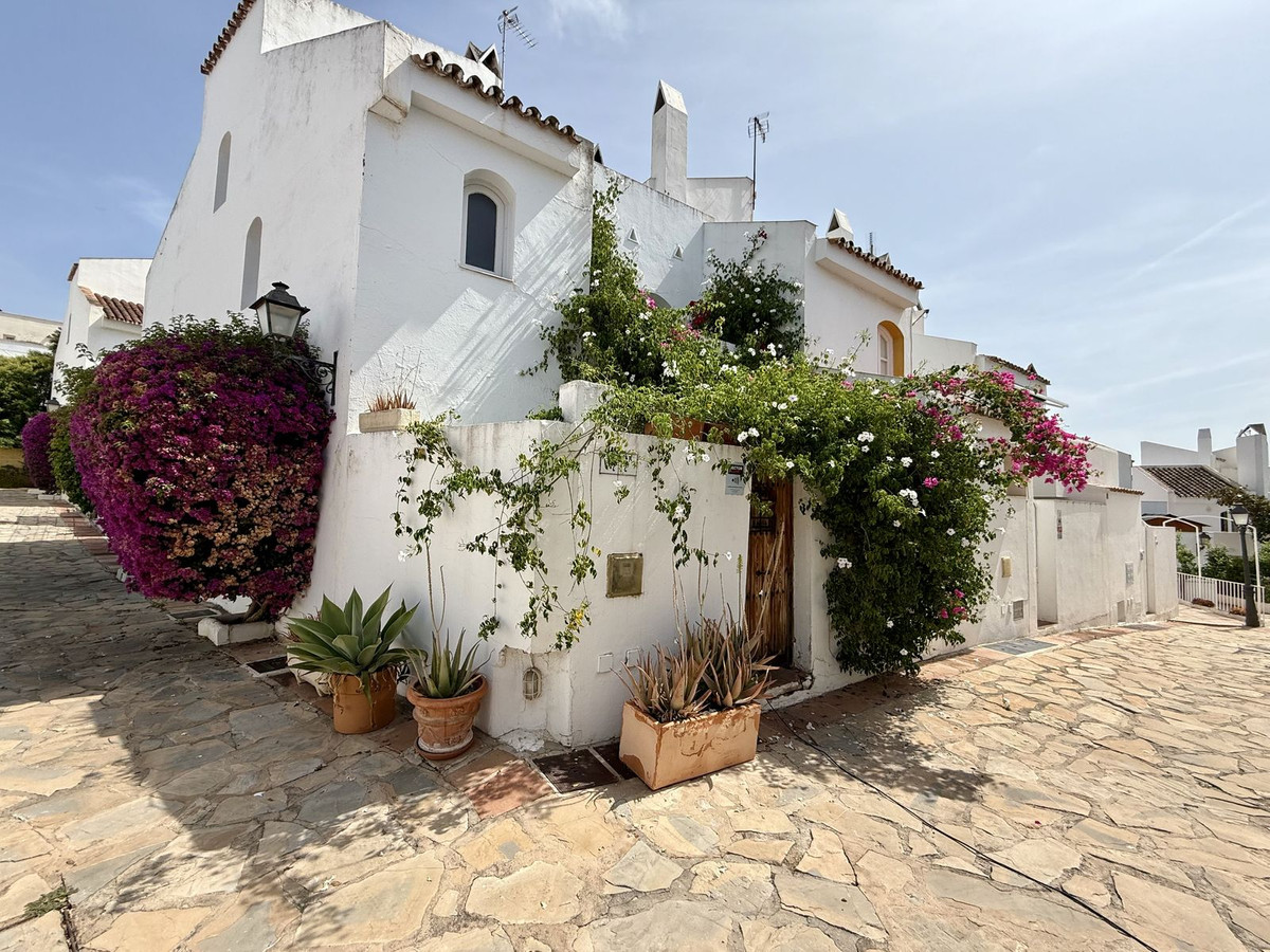 House te koop in Nueva Andalucía | 3 slaapkamers H5074087