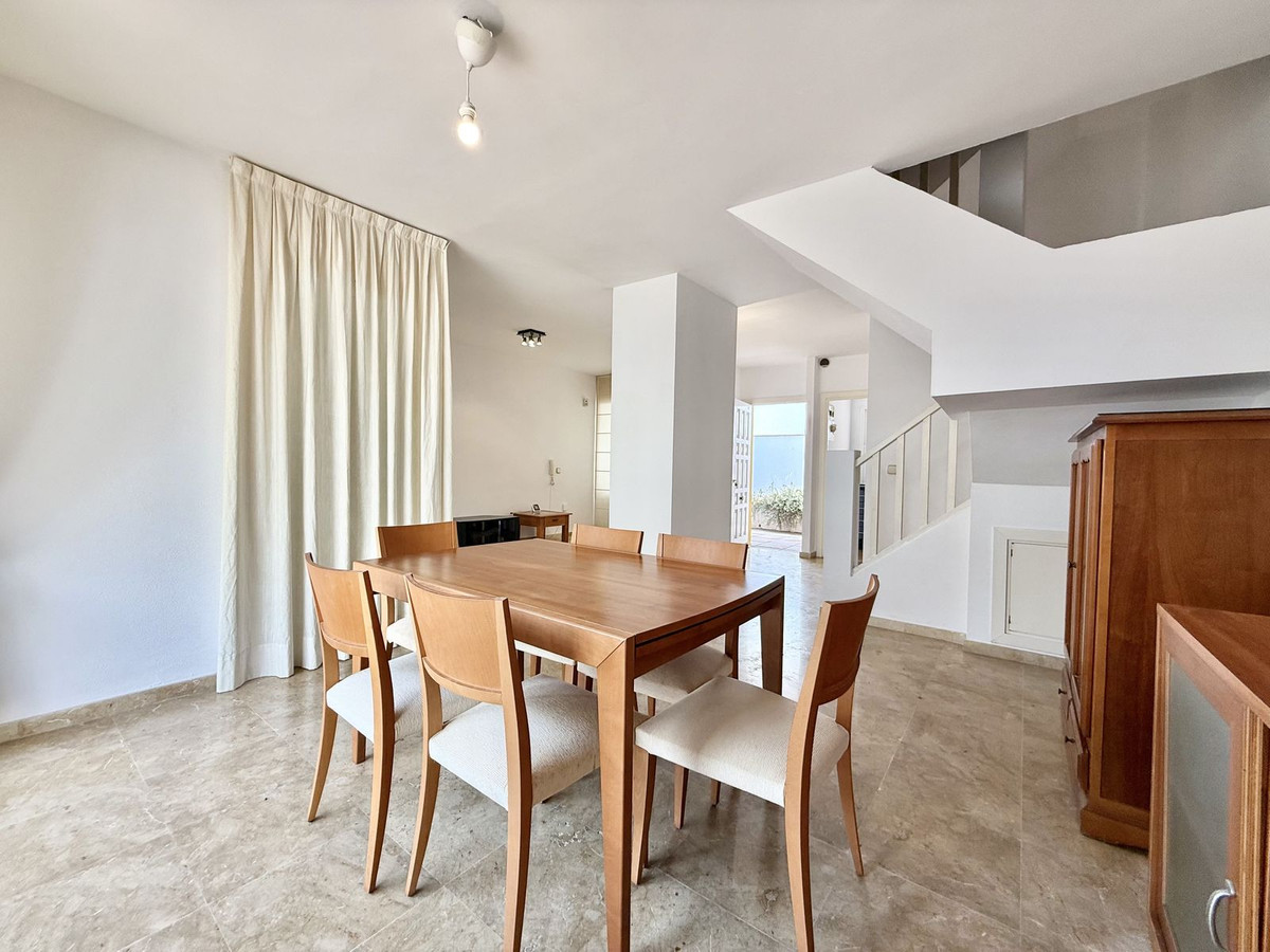House te koop in Nueva Andalucía | 3 slaapkamers H5074087