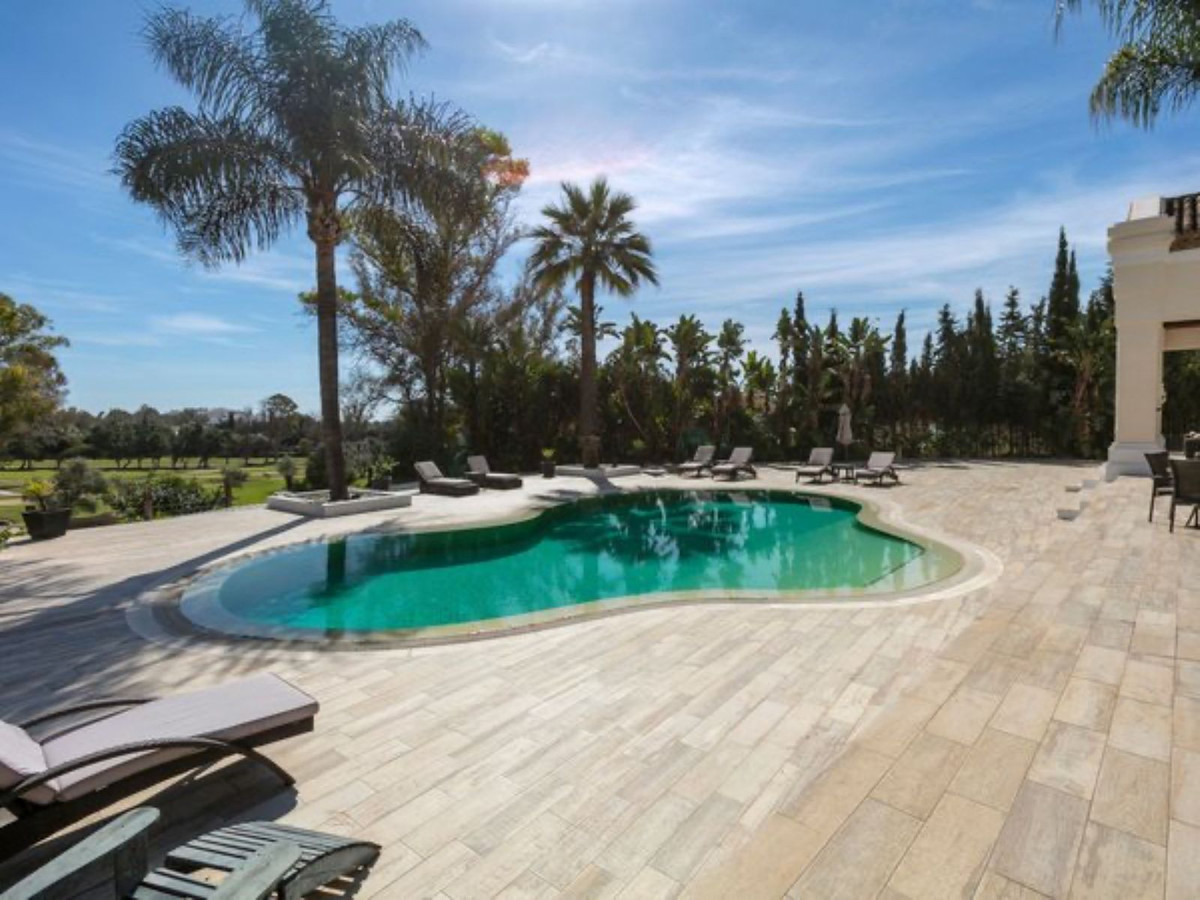Huis te koop in Nueva Andalucía | 6 slaapkamers H5075314