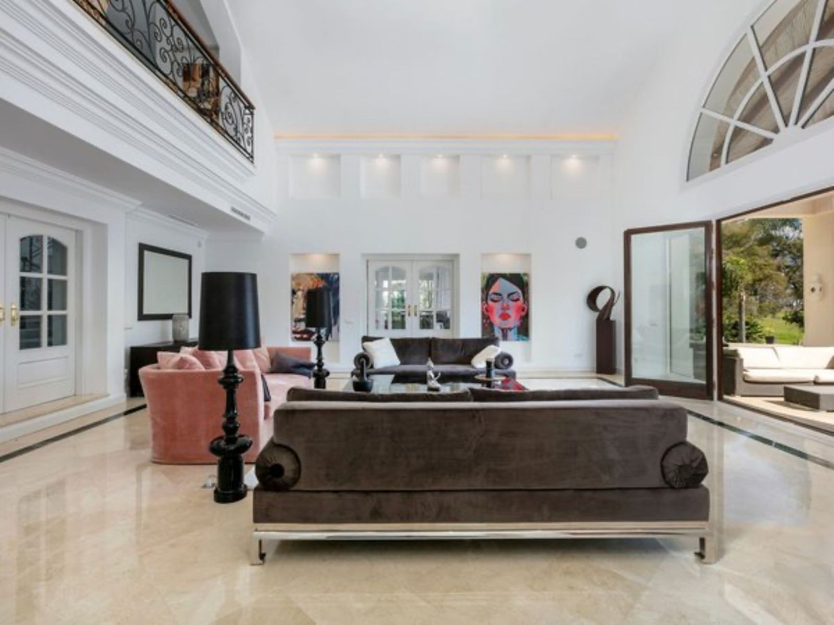 Huis te koop in Nueva Andalucía | 6 slaapkamers H5075314