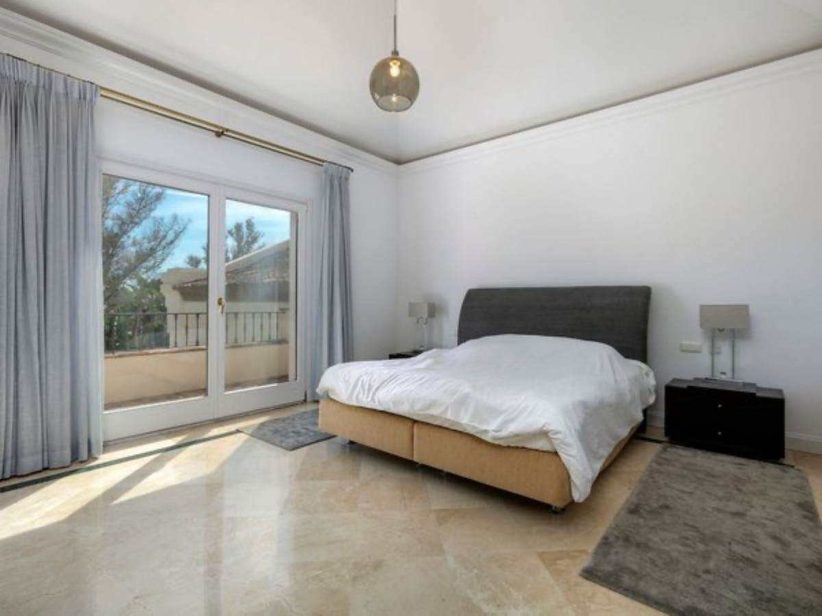 Huis te koop in Nueva Andalucía | 6 slaapkamers H5075314
