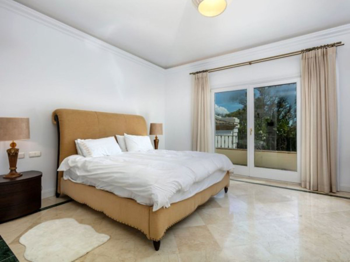 Huis te koop in Nueva Andalucía | 6 slaapkamers H5075314
