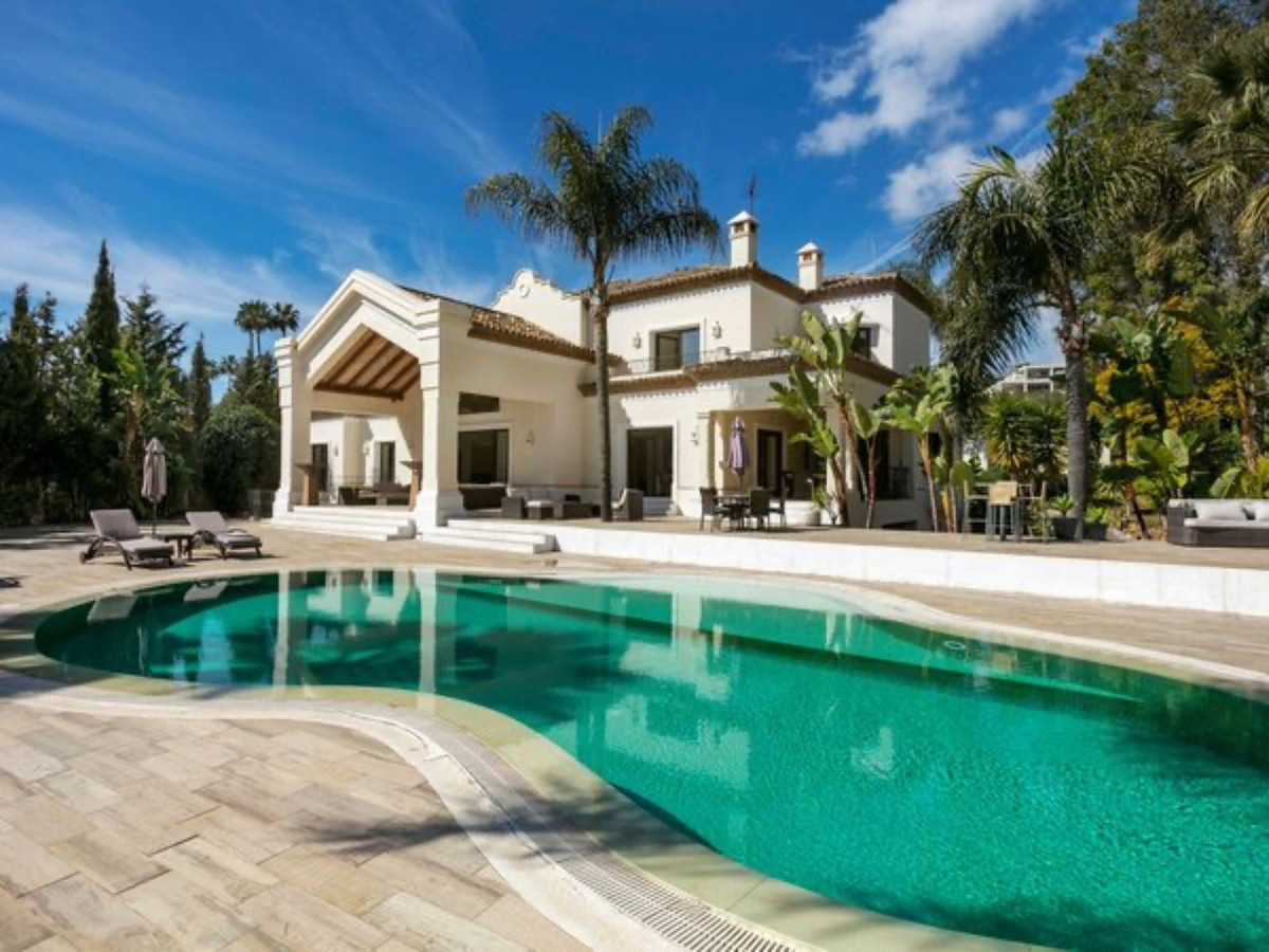 Huis te koop in Nueva Andalucía | 6 slaapkamers H5075314