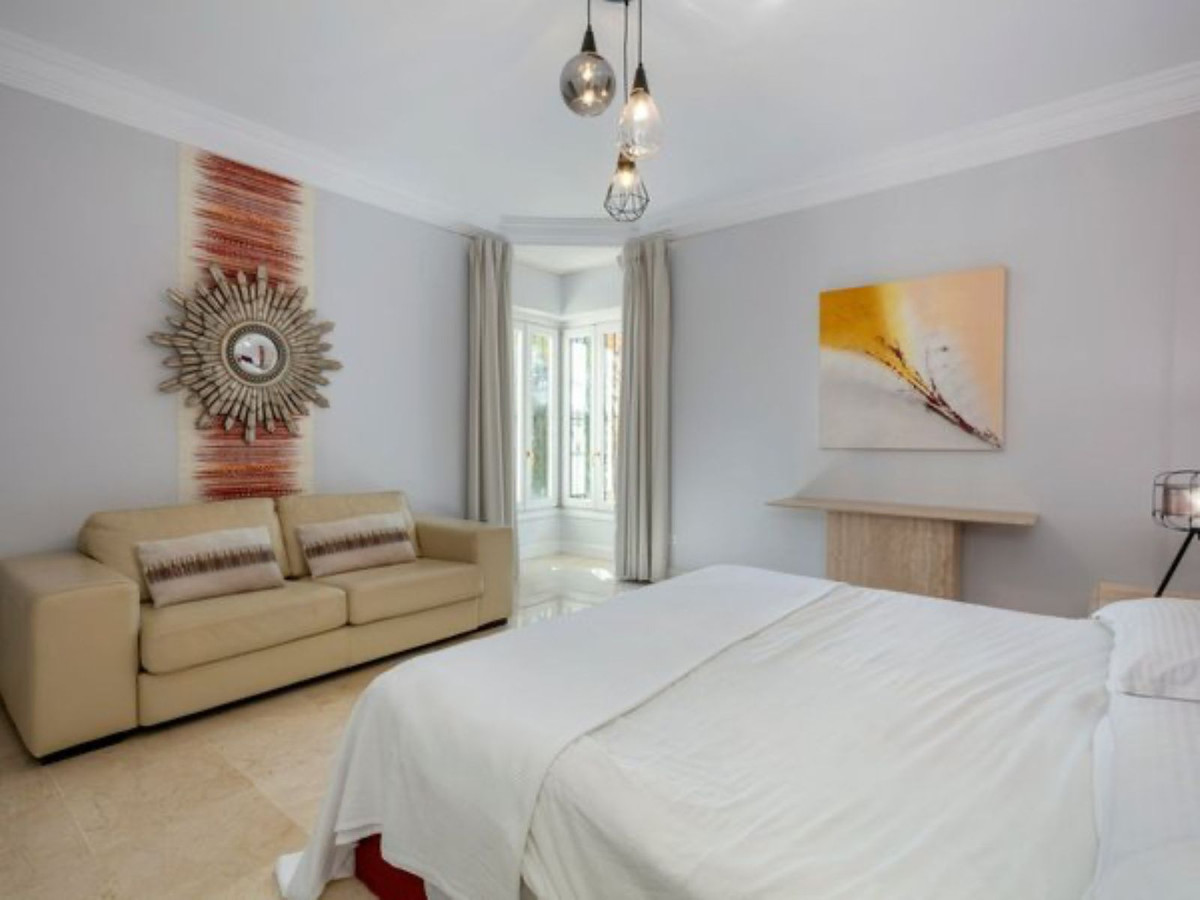 Huis te koop in Nueva Andalucía | 6 slaapkamers H5075314