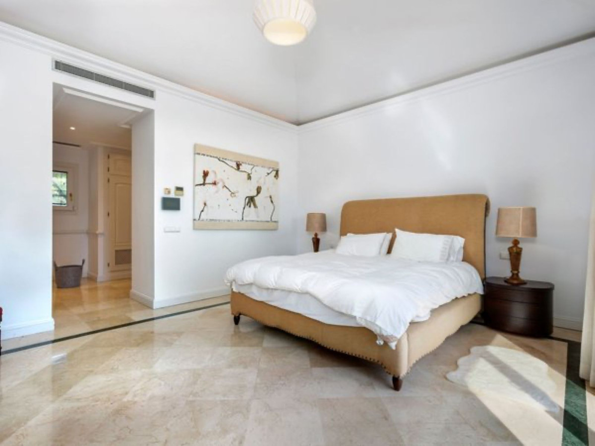 Huis te koop in Nueva Andalucía | 6 slaapkamers H5075314