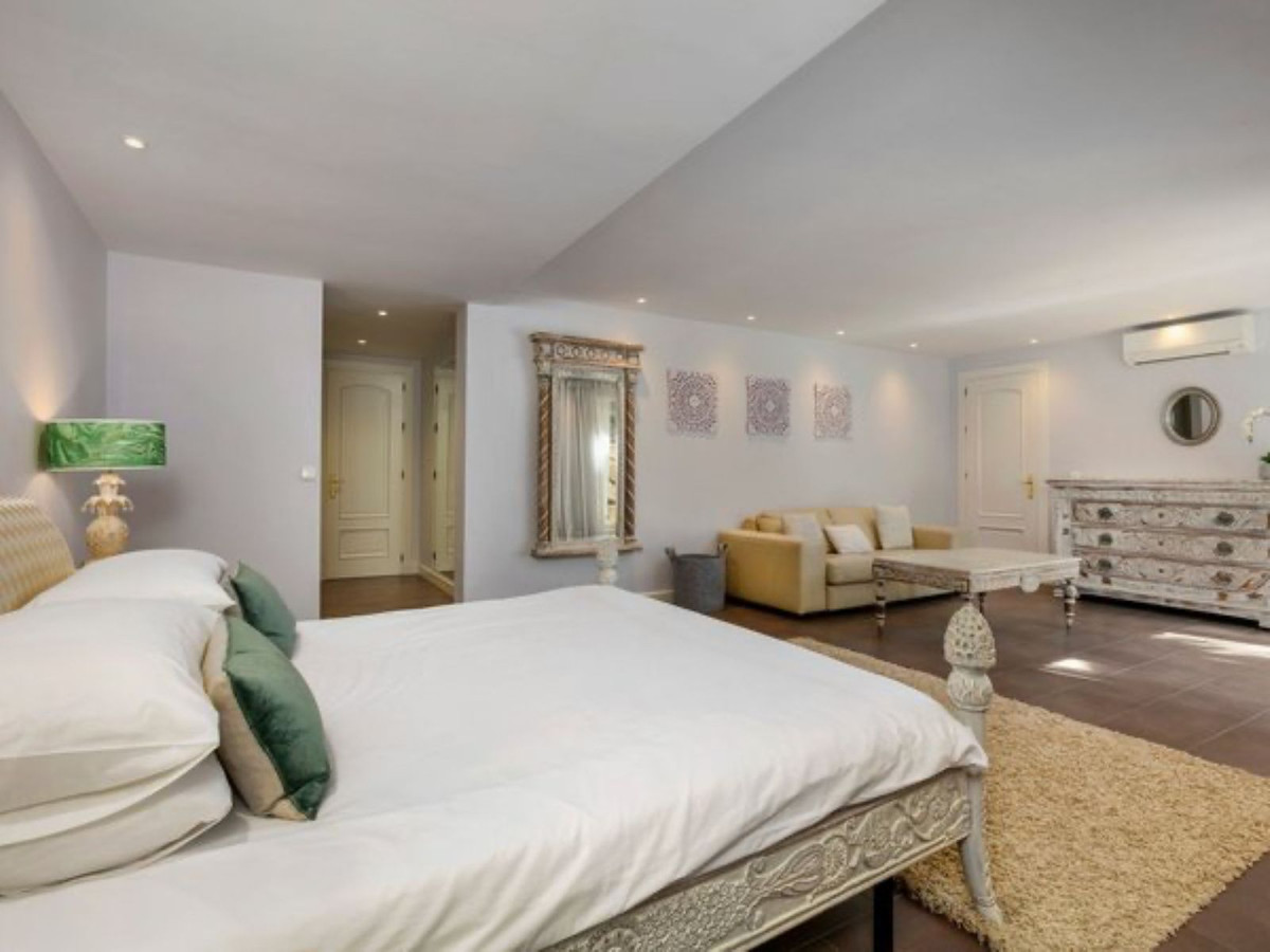 Huis te koop in Nueva Andalucía | 6 slaapkamers H5075314