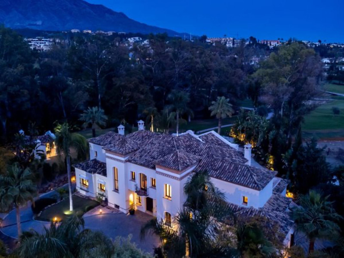 Huis te koop in Nueva Andalucía | 6 slaapkamers H5075314