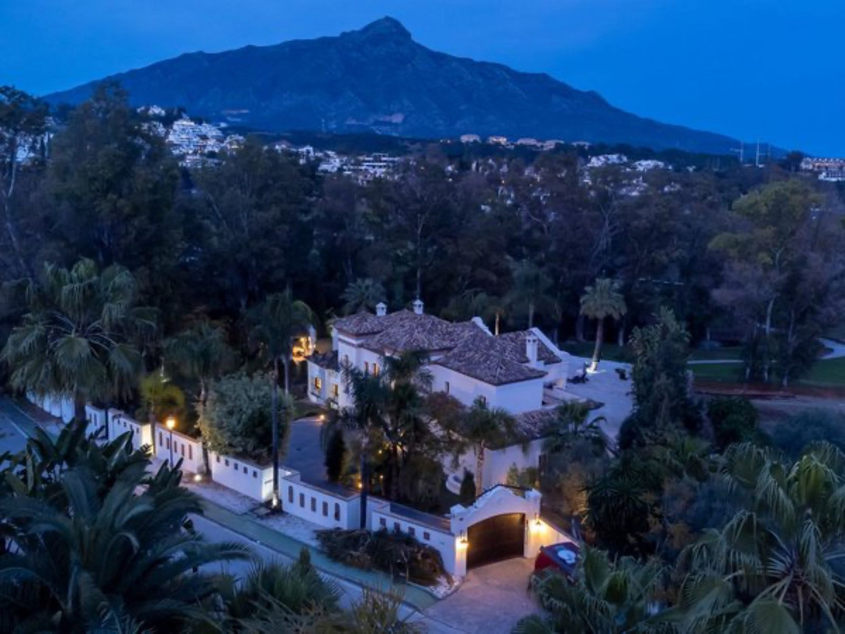Huis te koop in Nueva Andalucía | 6 slaapkamers H5075314