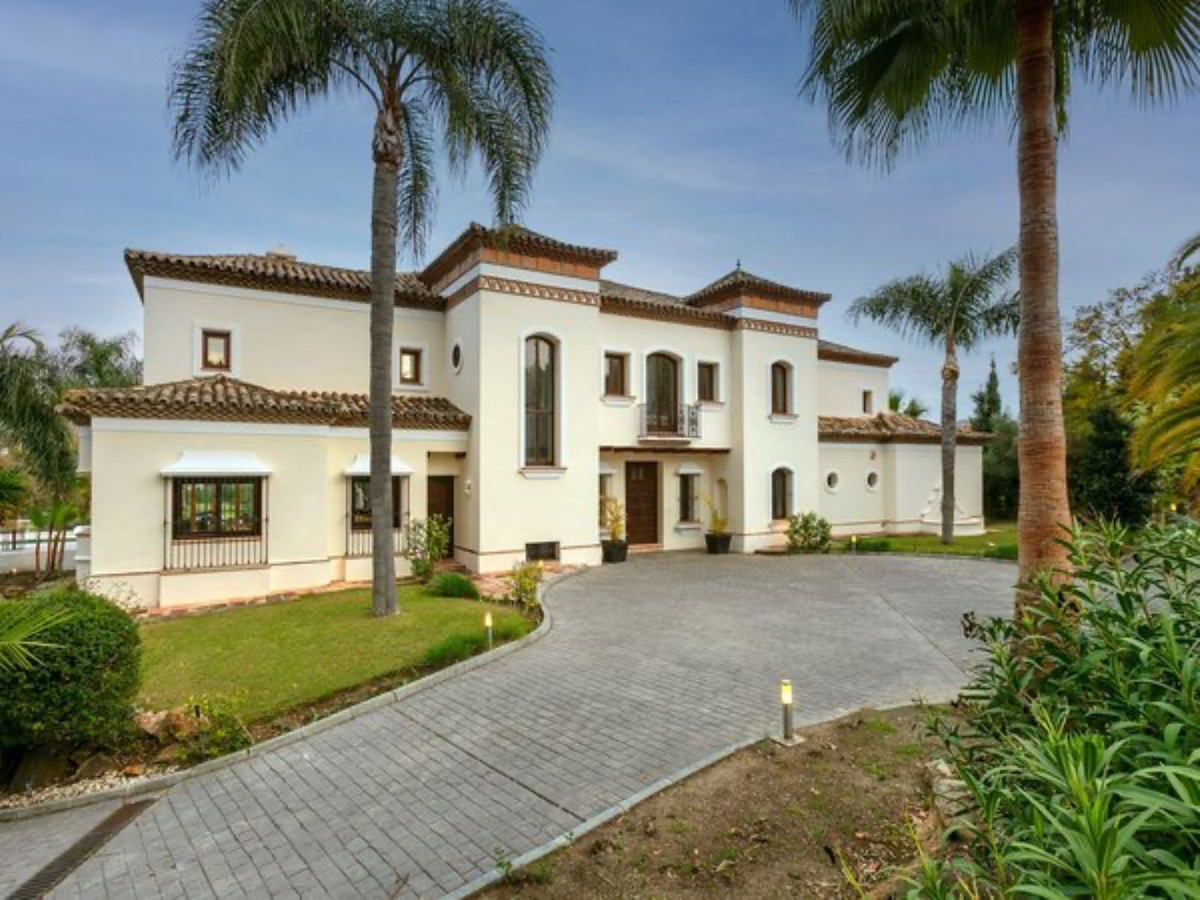 Huis te koop in Nueva Andalucía | 6 slaapkamers H5075314