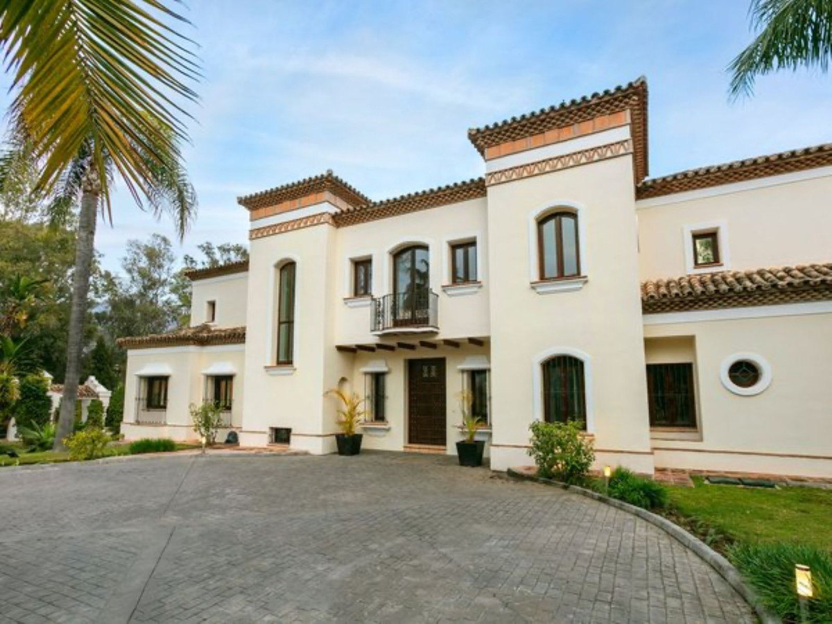 Huis te koop in Nueva Andalucía | 6 slaapkamers H5075314