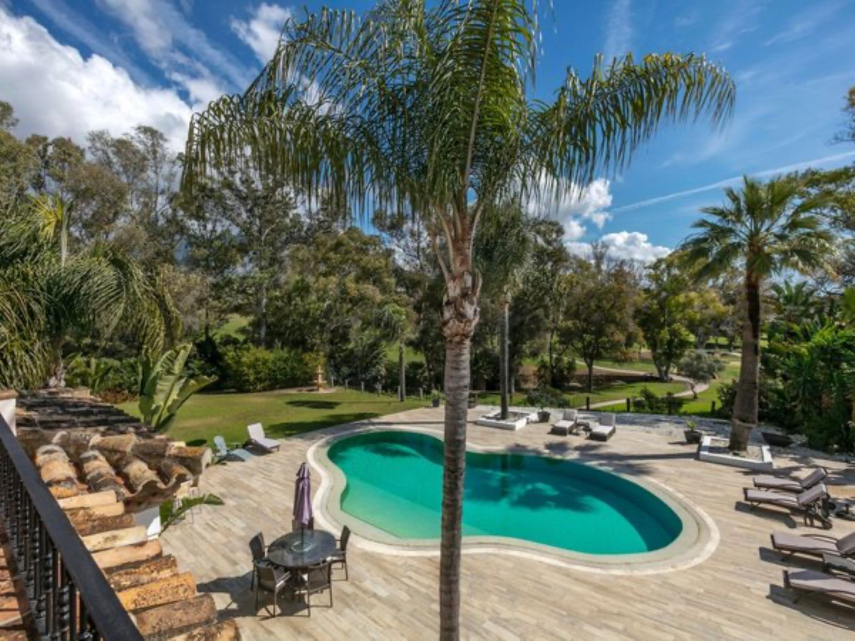 Huis te koop in Nueva Andalucía | 6 slaapkamers H5075314