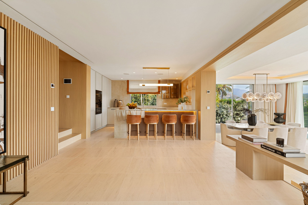 Huis te koop in Nueva Andalucía | 5 slaapkamers H5076499