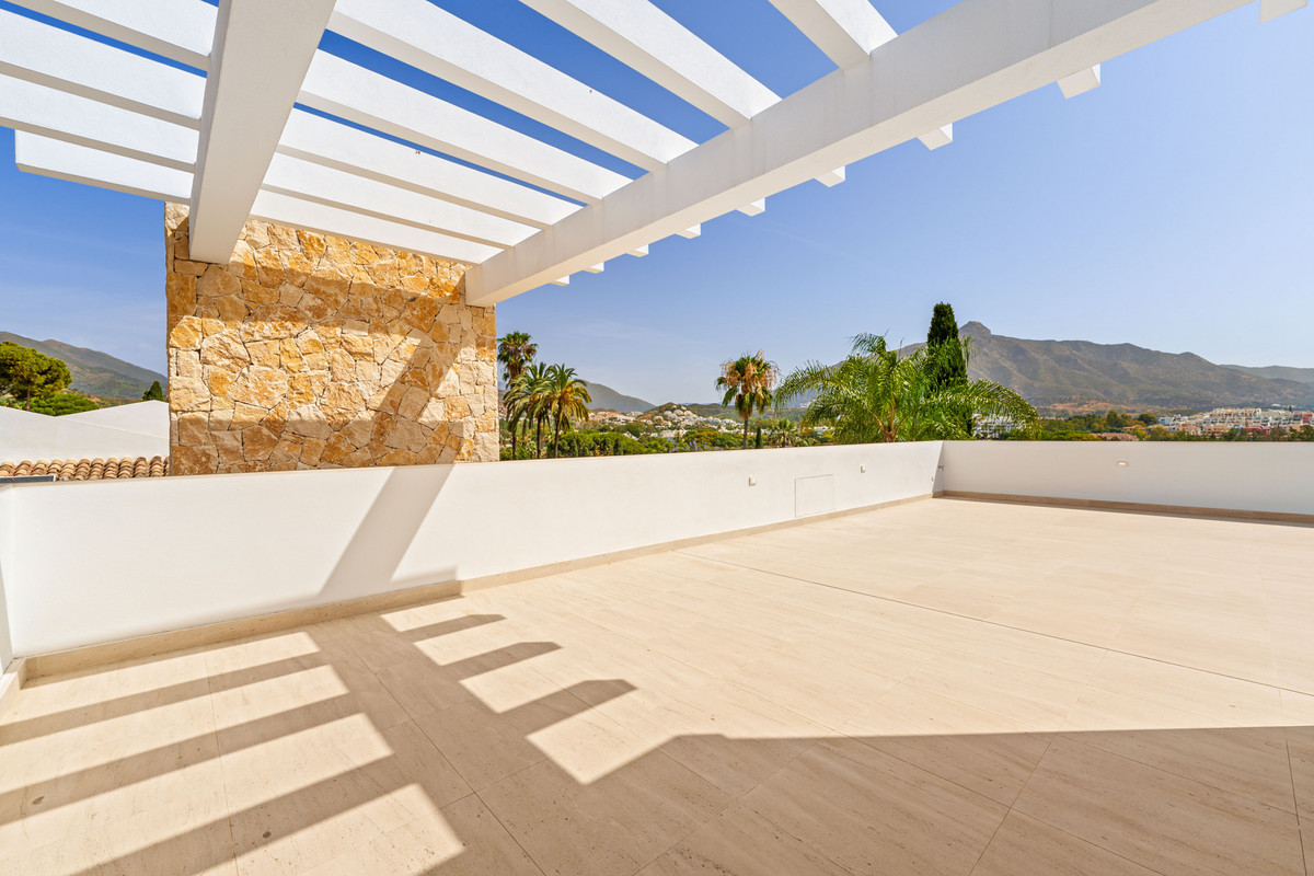 Huis te koop in Nueva Andalucía | 5 slaapkamers H5076499