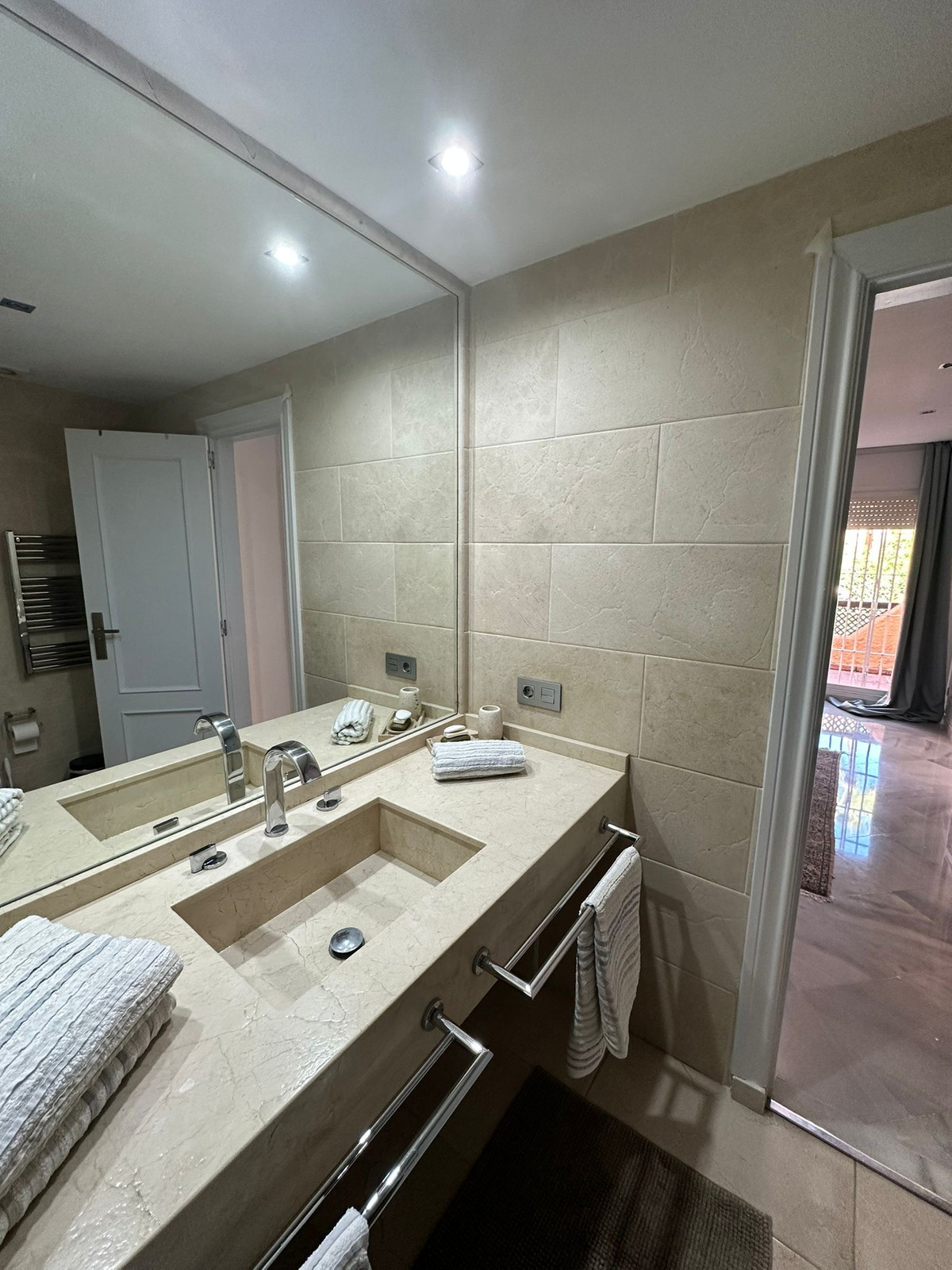 Geschakelde Woning te koop in Aloha | 4 slaapkamers H5077666