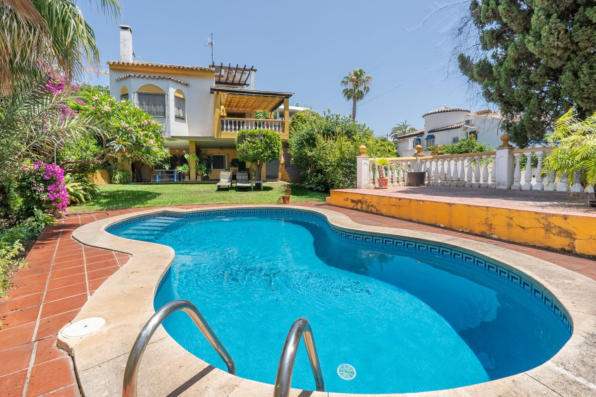 Huis te koop in Nueva Andalucía | 6 slaapkamers H5077951