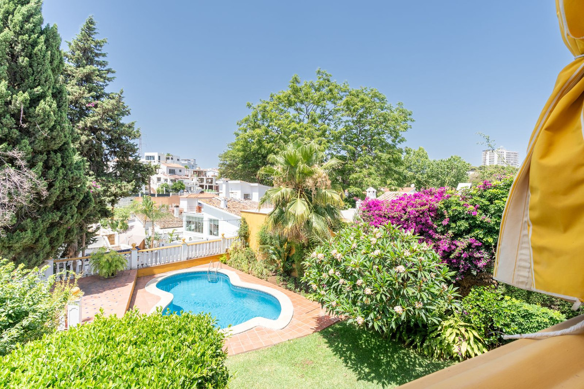 Huis te koop in Nueva Andalucía | 6 slaapkamers H5077951