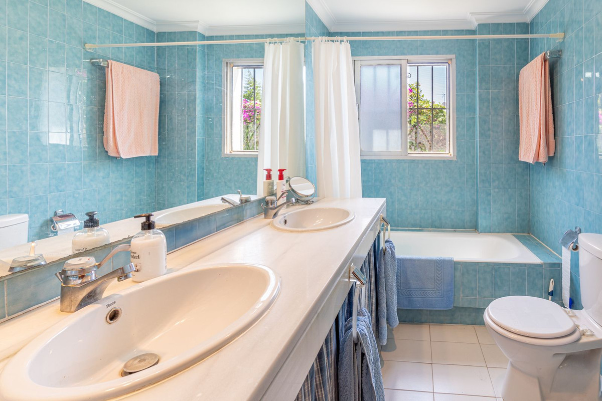 Huis te koop in Nueva Andalucía | 6 slaapkamers H5077951