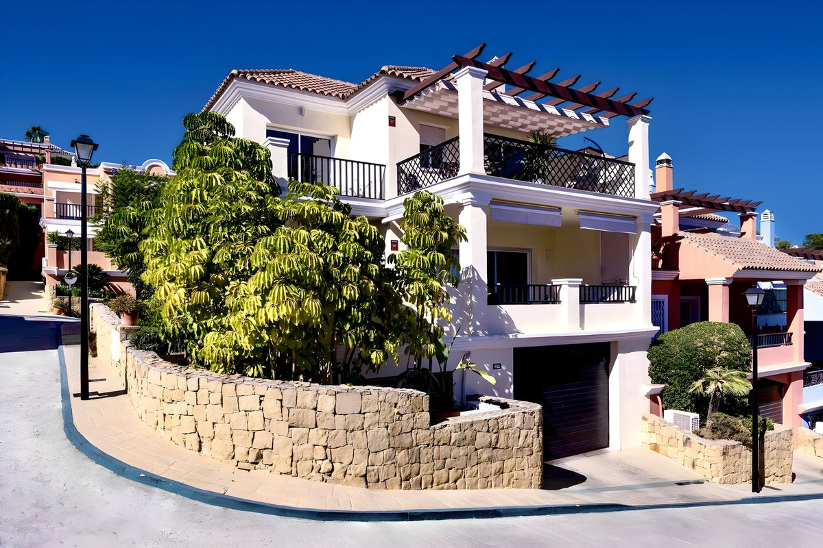 Huis te koop in Nueva Andalucía | 4 slaapkamers H5079052