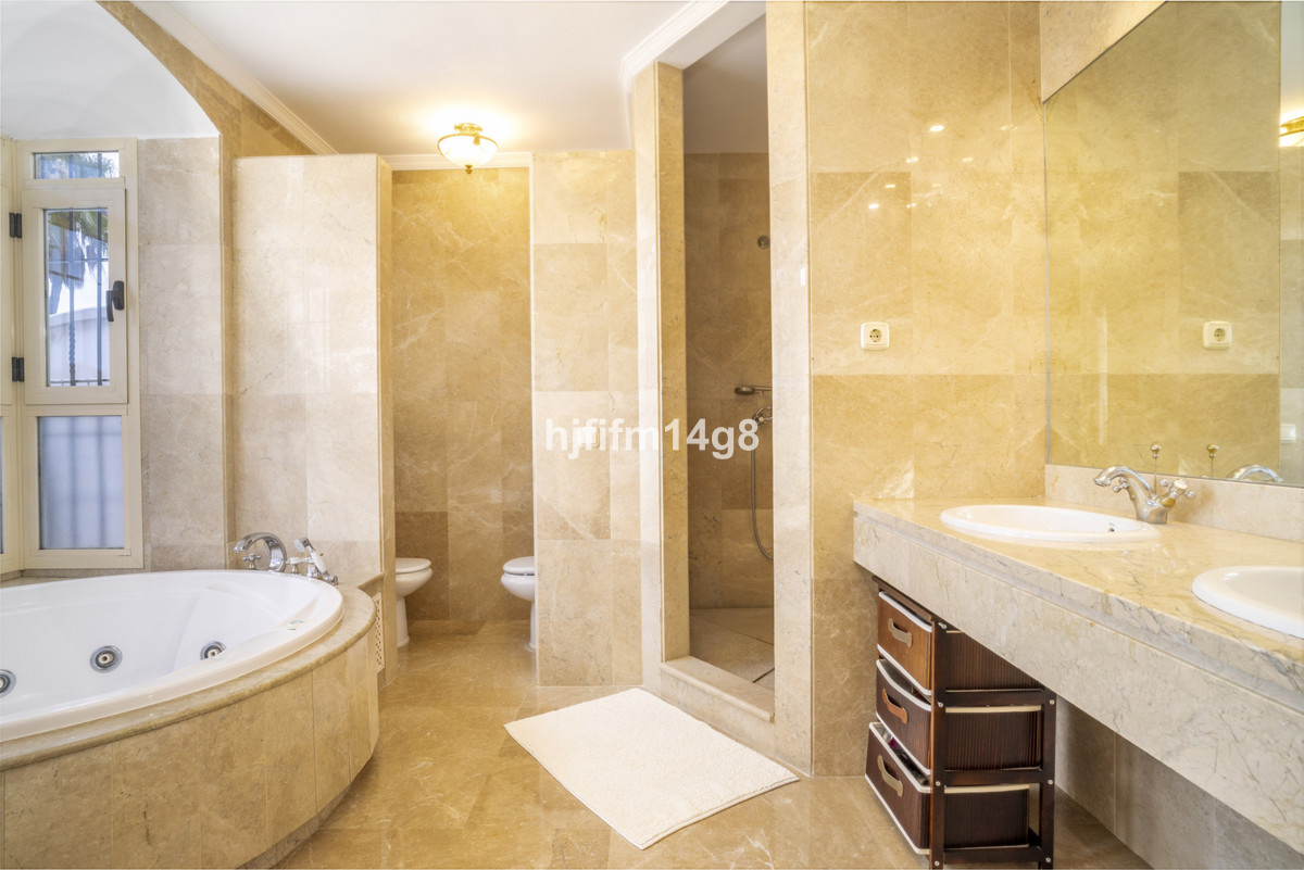 Huis te koop in Nueva Andalucía | 3 slaapkamers H5080336