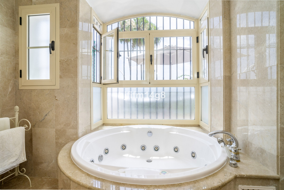 Huis te koop in Nueva Andalucía | 3 slaapkamers H5080336