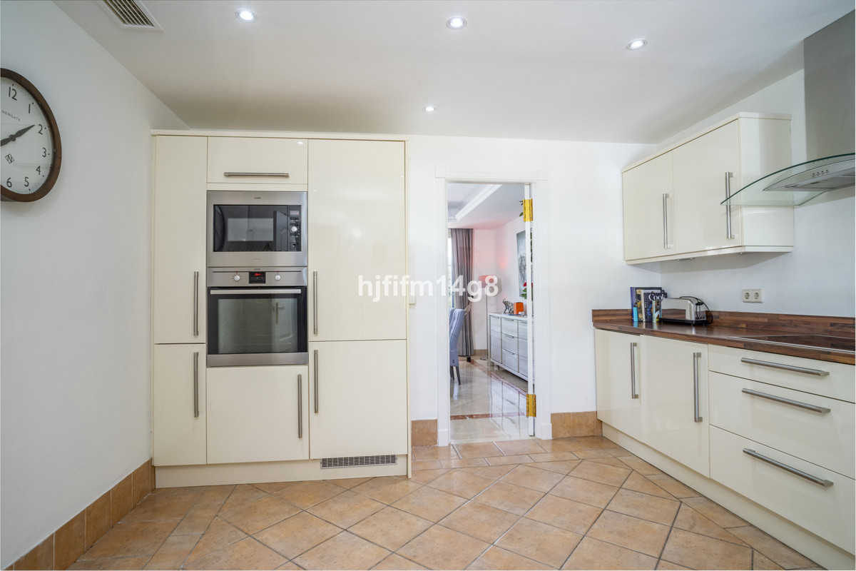 Huis te koop in Nueva Andalucía | 3 slaapkamers H5080336