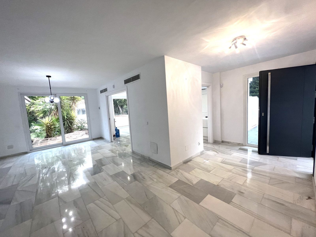 Huis te koop in Nueva Andalucía | 5 slaapkamers H5105029