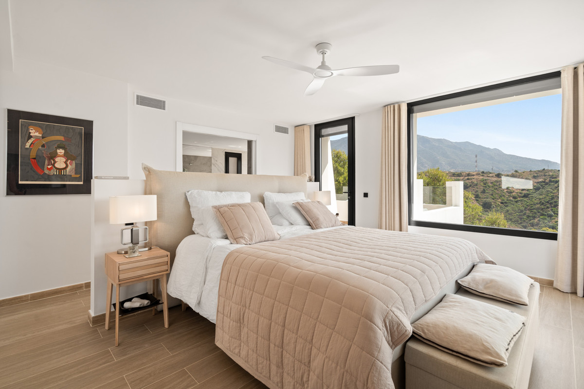 Huis te koop in Nueva Andalucía | 5 slaapkamers H5105161