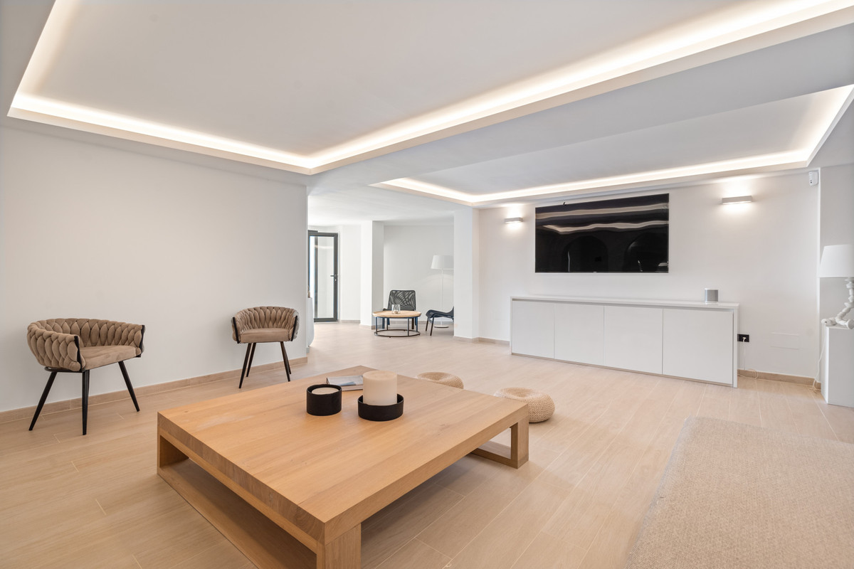Huis te koop in Nueva Andalucía | 5 slaapkamers H5105161