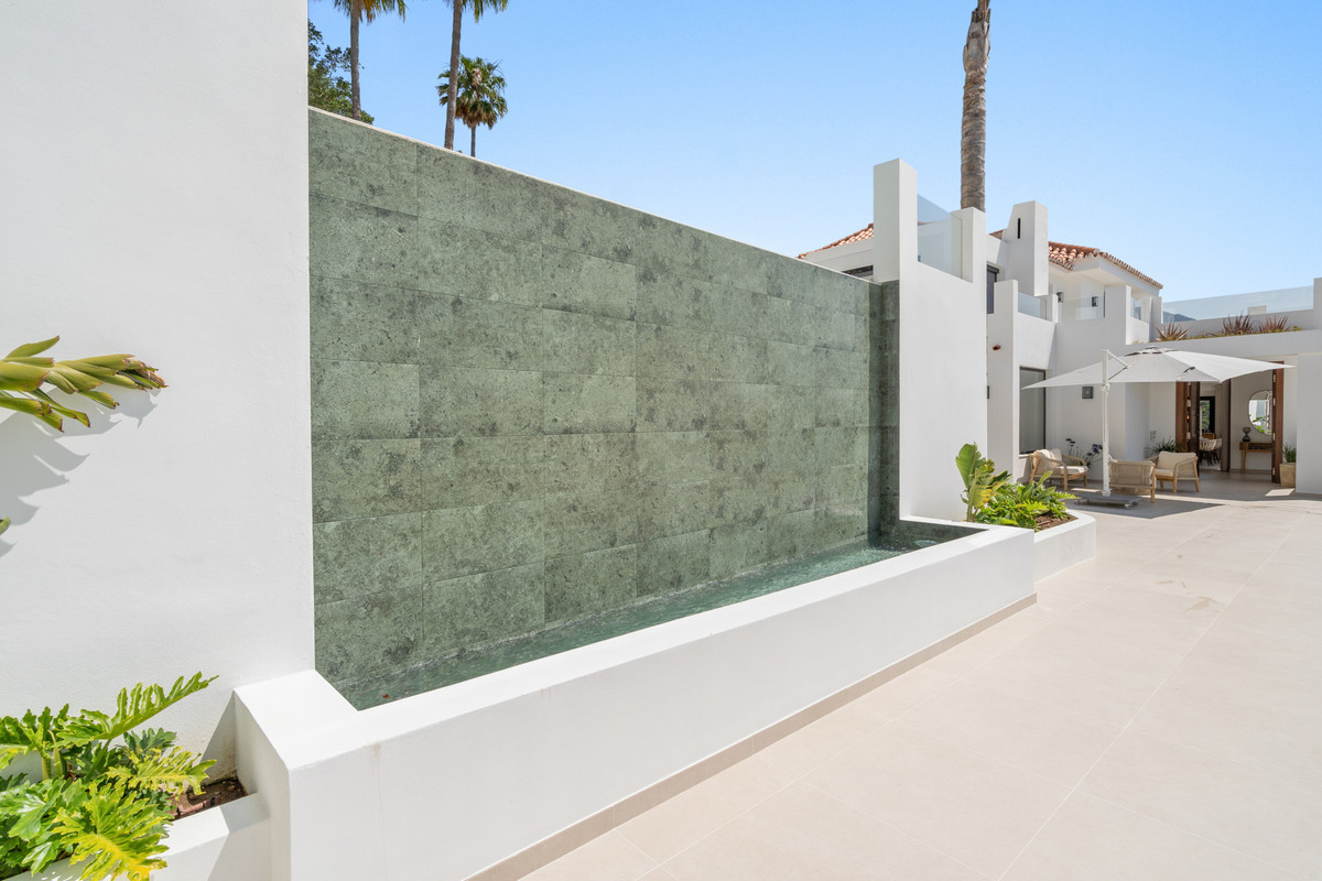 Huis te koop in Nueva Andalucía | 5 slaapkamers H5105161