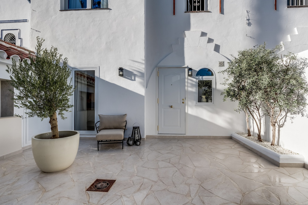 Huis te koop in Nueva Andalucía | 4 slaapkamers H5105251