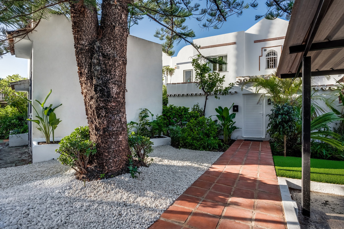 Huis te koop in Nueva Andalucía | 4 slaapkamers H5105251