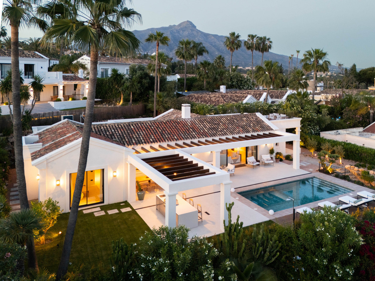 Huis te koop in Nueva Andalucía | 4 slaapkamers H5108221