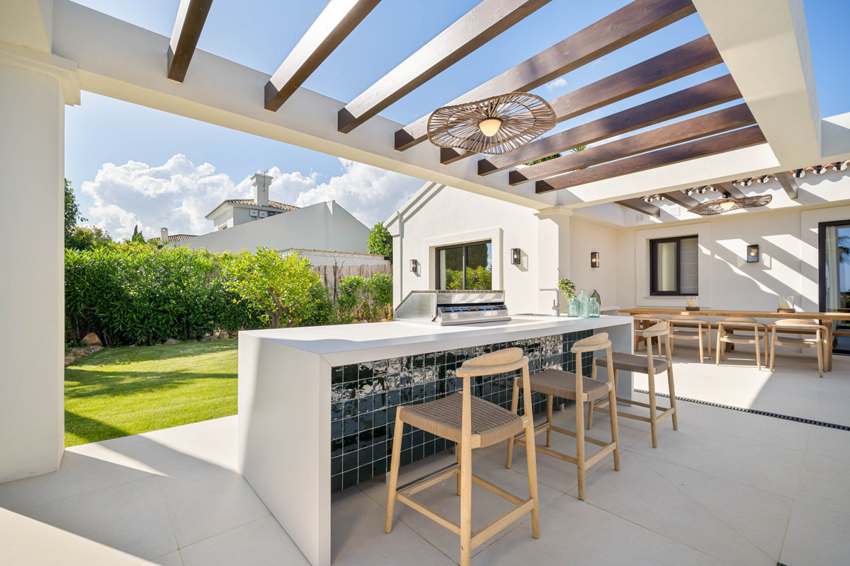 Huis te koop in Nueva Andalucía | 4 slaapkamers H5108221
