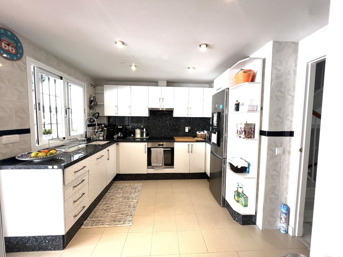 Huis te koop in Nueva Andalucía | 4 slaapkamers H5109850