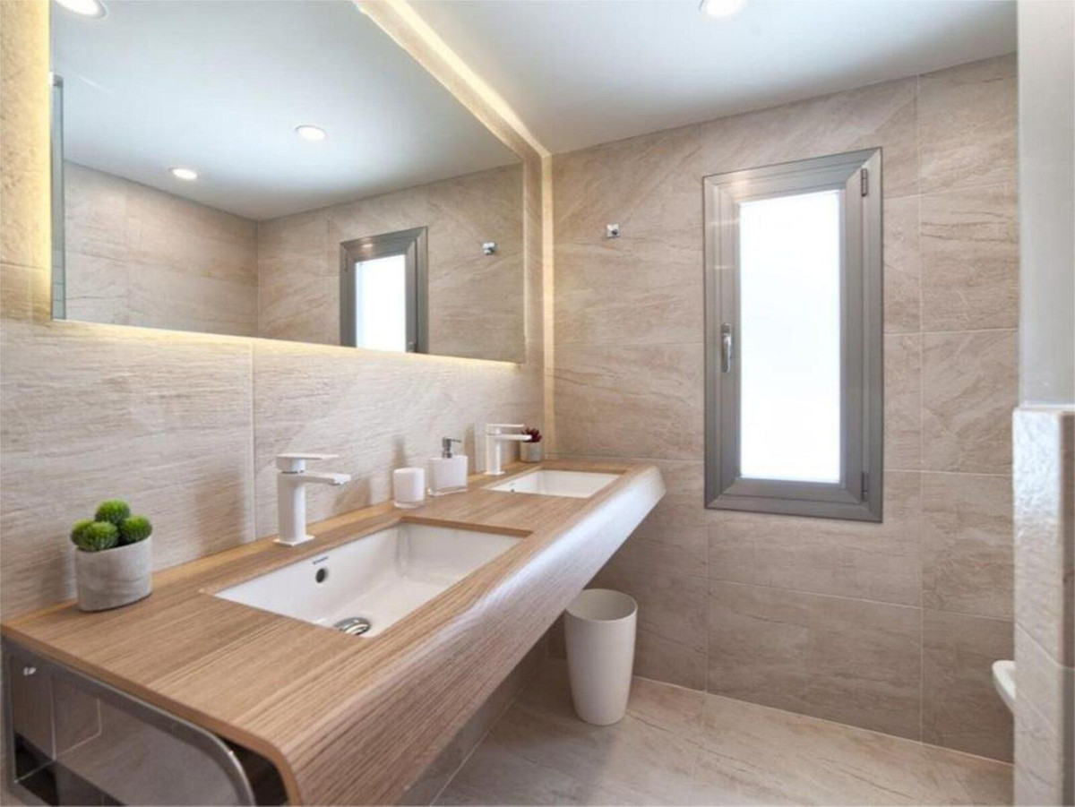 Huis te koop in Nueva Andalucía | 4 slaapkamers H5121433