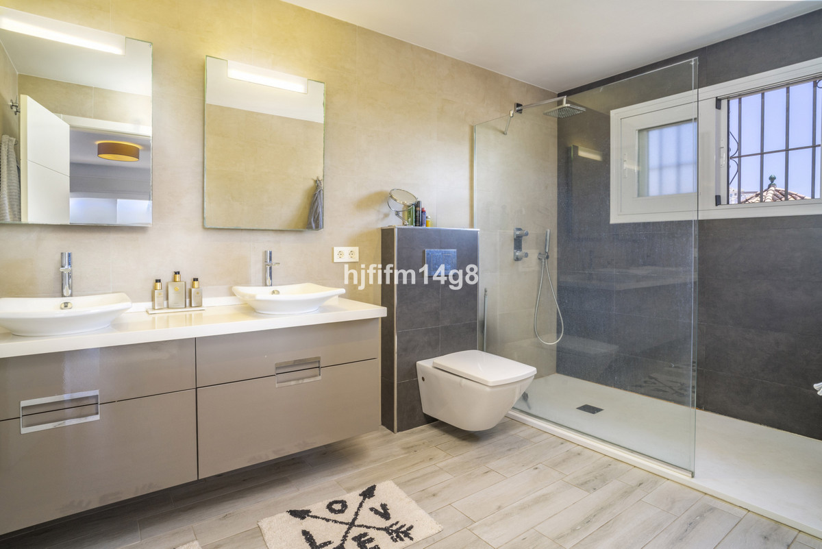 Huis te koop in Nueva Andalucía | 4 slaapkamers H5123296