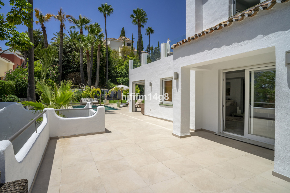 Huis te koop in Nueva Andalucía | 4 slaapkamers H5123296
