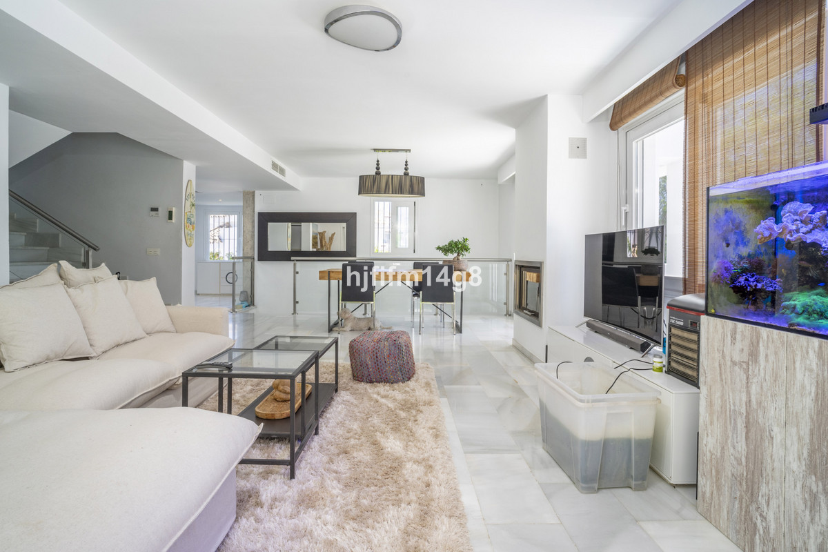 Huis te koop in Nueva Andalucía | 4 slaapkamers H5123296