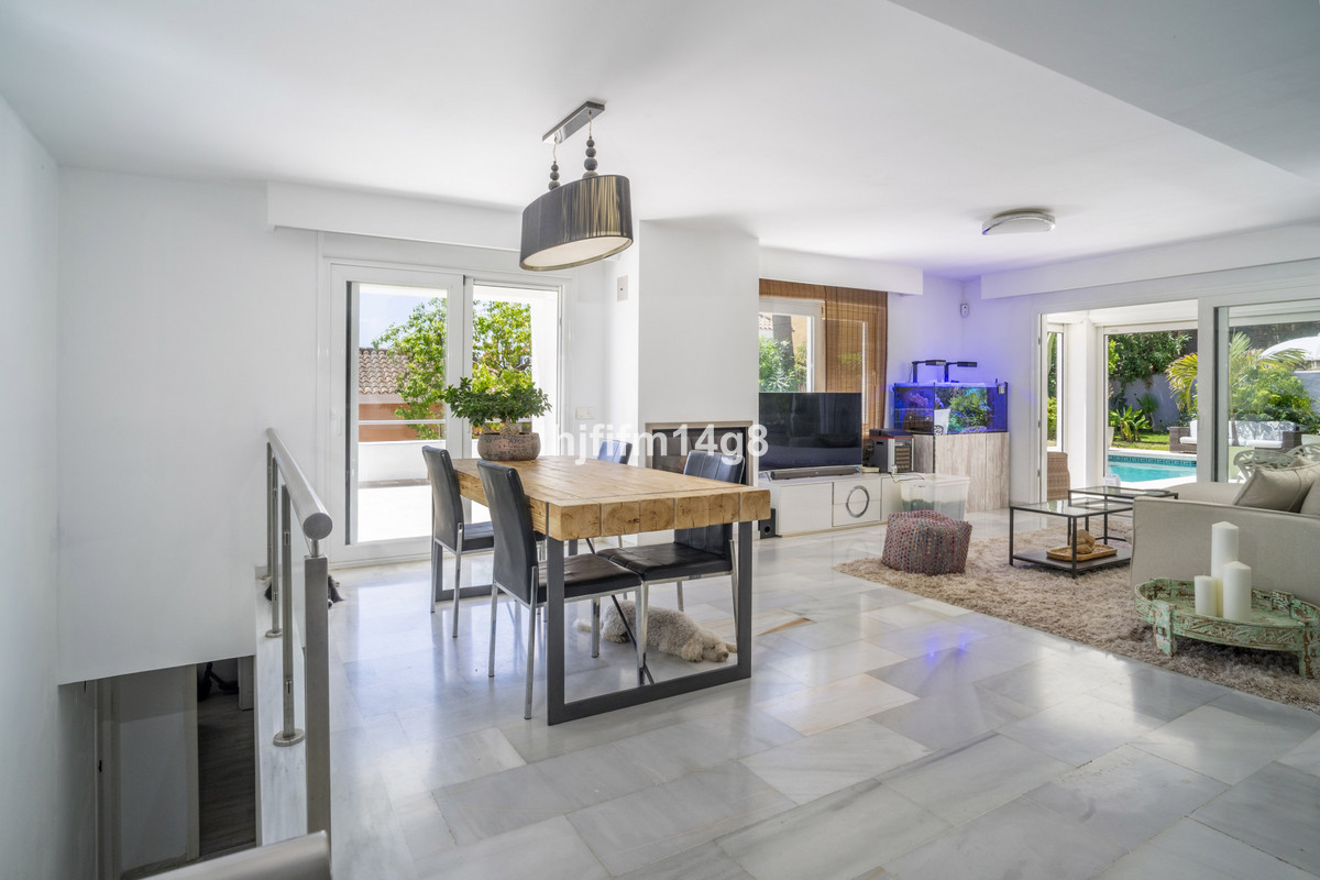 Huis te koop in Nueva Andalucía | 4 slaapkamers H5123296