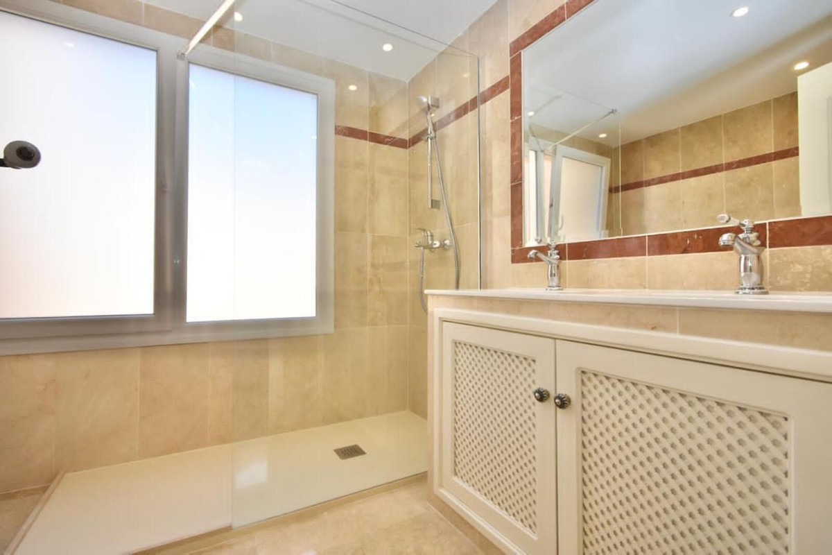 Huis te koop in Nueva Andalucía | 4 slaapkamers H5123890