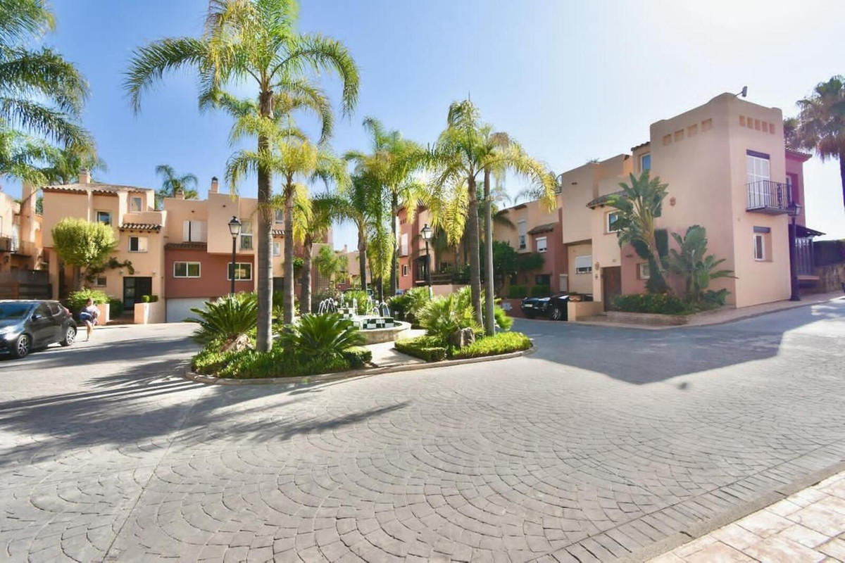 Huis te koop in Nueva Andalucía | 4 slaapkamers H5123890