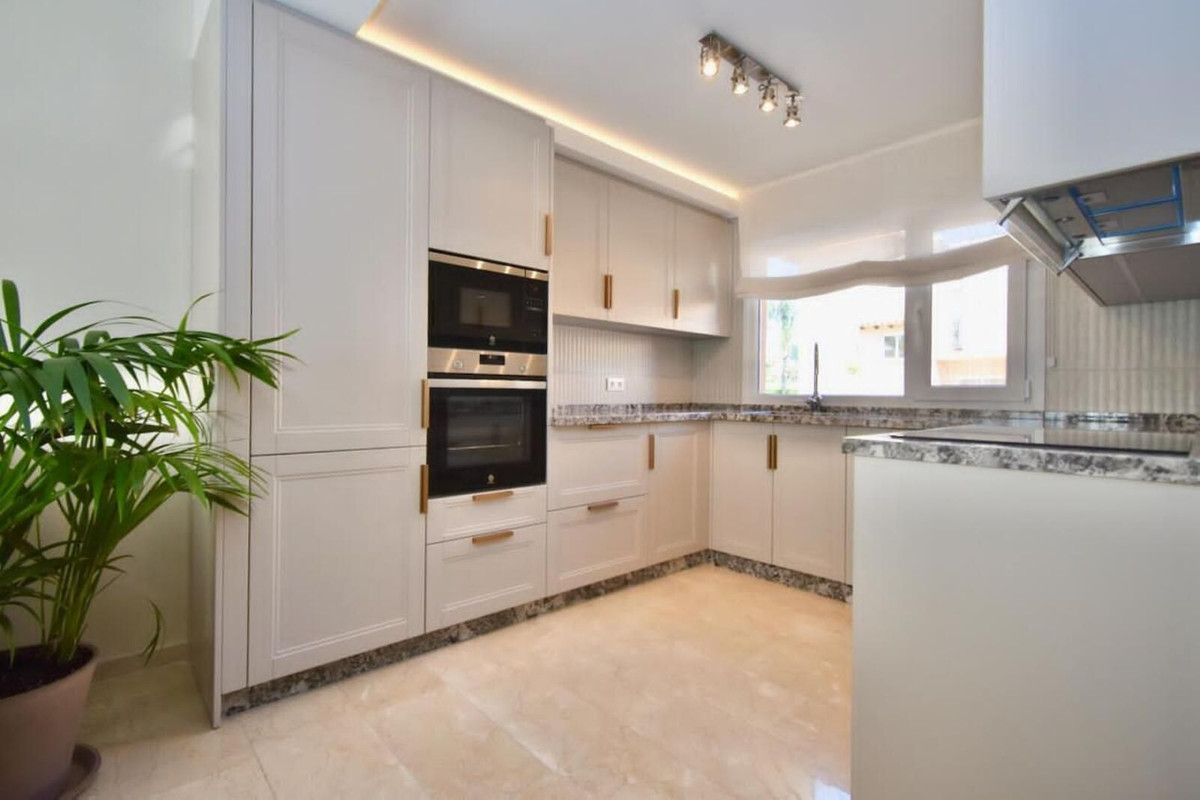 Huis te koop in Nueva Andalucía | 4 slaapkamers H5123890