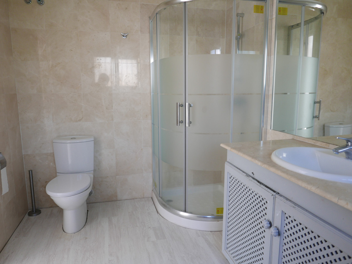 House for sale in Nueva Andalucía | 4 bedrooms H5124235