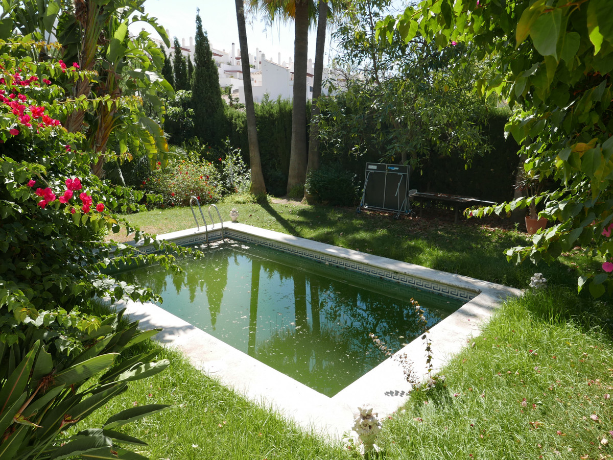 House for sale in Nueva Andalucía | 4 bedrooms H5124235