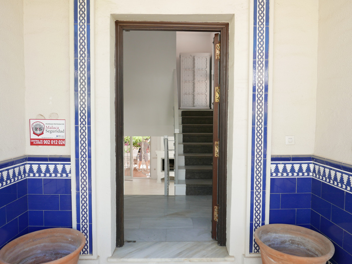 House for sale in Nueva Andalucía | 4 bedrooms H5124235