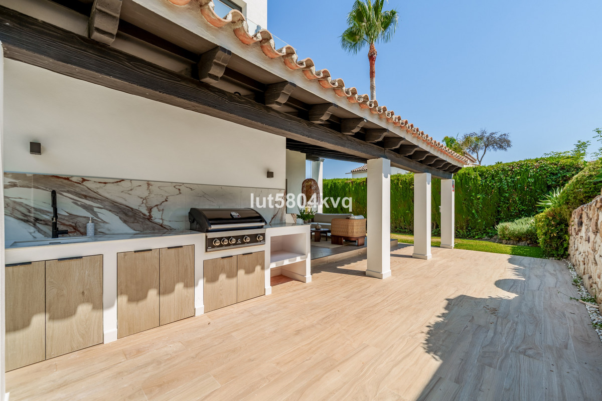 Huis te koop in Nueva Andalucía | 4 slaapkamers H5126596