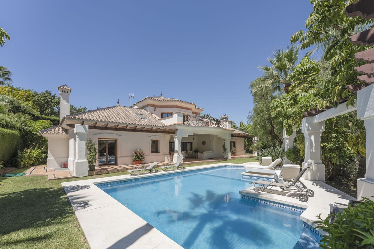 Huis te koop in Nueva Andalucía | 6 slaapkamers H5127016